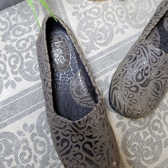 B.O.C. Howell Tooled Leather Flats Loafers Clogs Size 6.5 - Picture 7 of 16